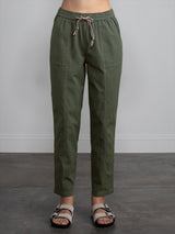 Front view of the sage nolan pant.