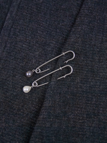 SML 2" PIN WITH PEARL by Margaret O'Leary