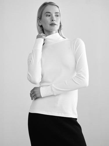 RIBBED COTTON L/S TURTLENECK by Margaret O'Leary
