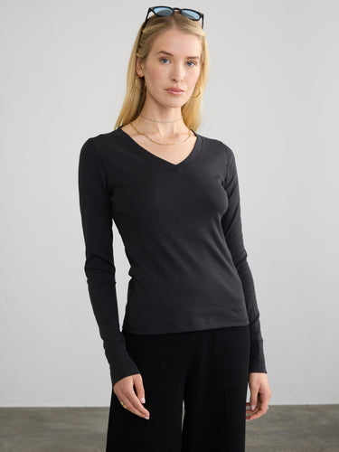RIBBED COTTON L/S V-NECK by Margaret O'Leary