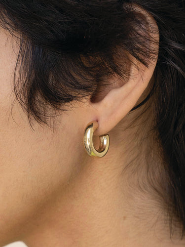 LOU 3/4" EARRING by Jennifer Zeuner