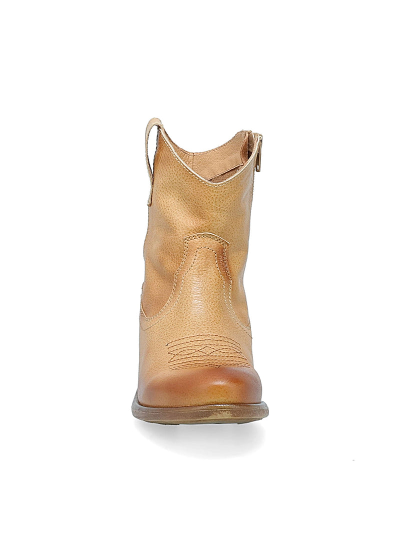 Mizz Moo Carlito boot in dust.