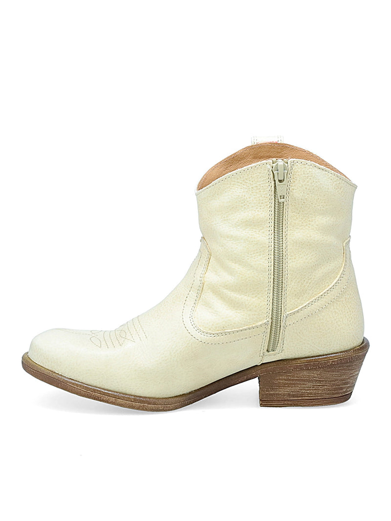 Mizz Moo Carlito boot in linen.