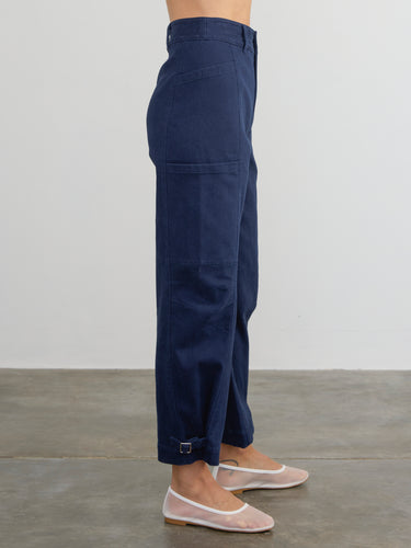 Woman wearing the Elin Pant by Margaret O'Leary.