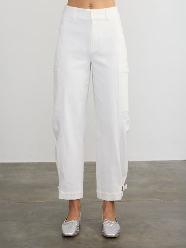 Woman wearing the Elin Pant by Margaret O'Leary.