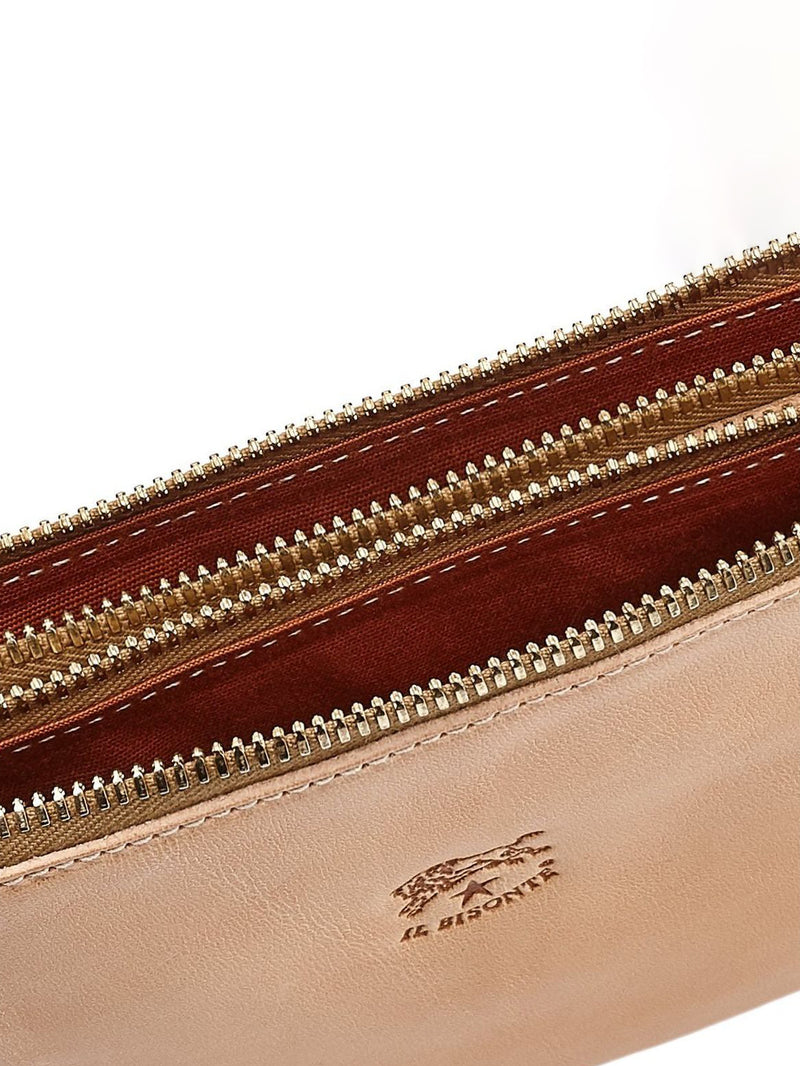 A closed shot of the closure of the bag.